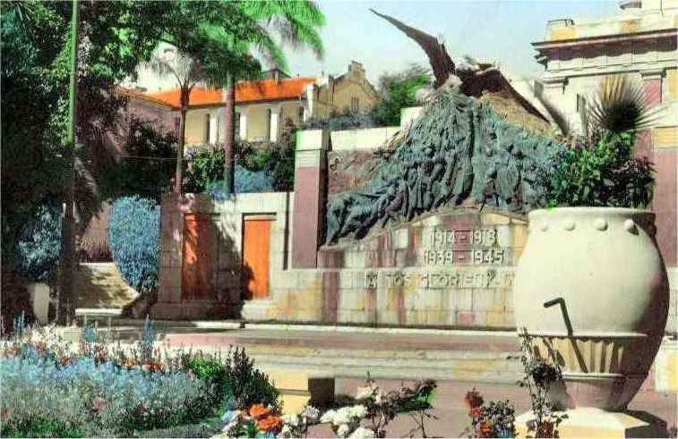 Philippeville - Le Monument aux Morts Square Carnot
